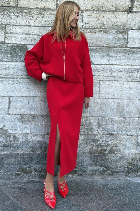 Punane bomber ja pikk seelik (S)